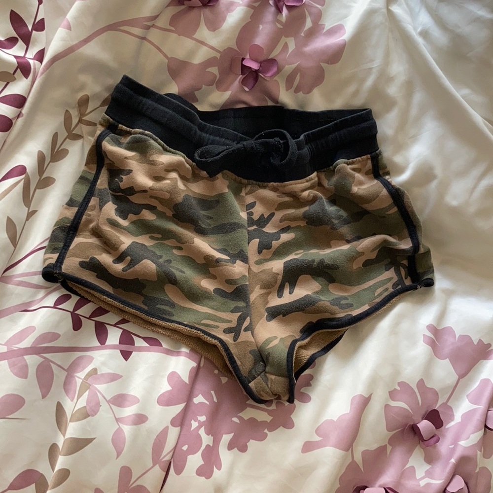 COPY - CAMO PRINT DRAWSTRING SHORTS